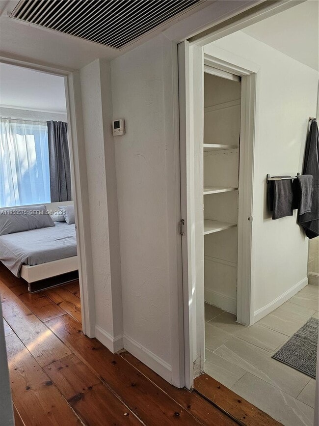 Building Photo - 622 15th St