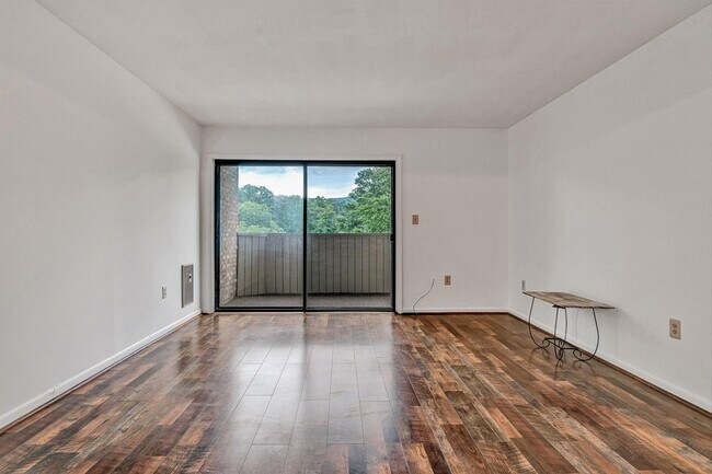 Building Photo - 5260 Crossbow Cir