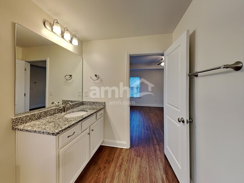 Building Photo - 1882 Weatherbrook Cir