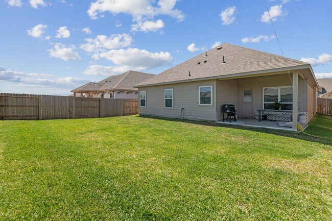 Building Photo - 3049 Sorrento Hl Dr