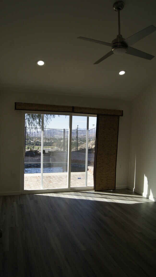 Building Photo - 27403 Garza Dr