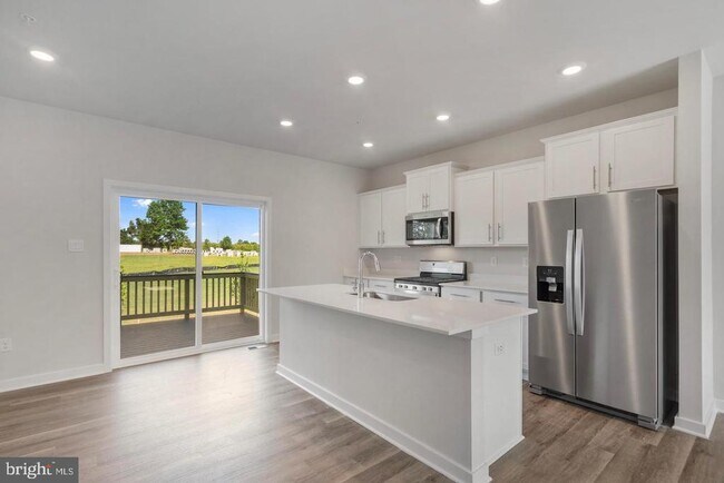 Building Photo - 16502 Green Glade Dr