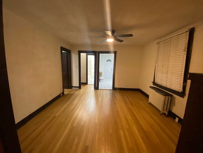 Building Photo - Newly updated 2 bedroom 1 bath Apartment for rent in Braddock!