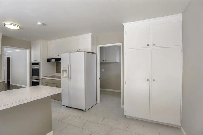 Building Photo - Charming San Mateo Home in a Quiet Countryside Neighborhood