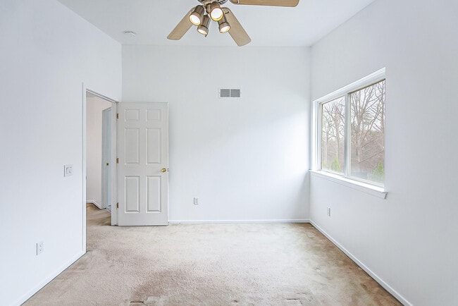 Building Photo - 1563 Scio Ridge Rd