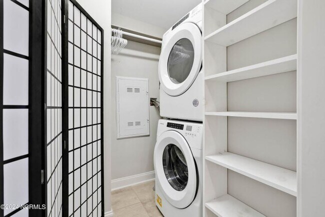 Building Photo - Welcome to your dream condo in the heart o...