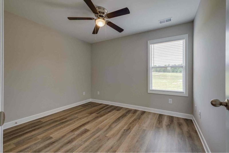 Building Photo - 648 S Tunnel Rd