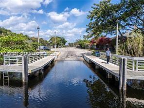 Building Photo - 3309 SW 16th St