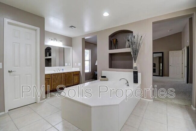 Building Photo - 13412 W Annika Dr