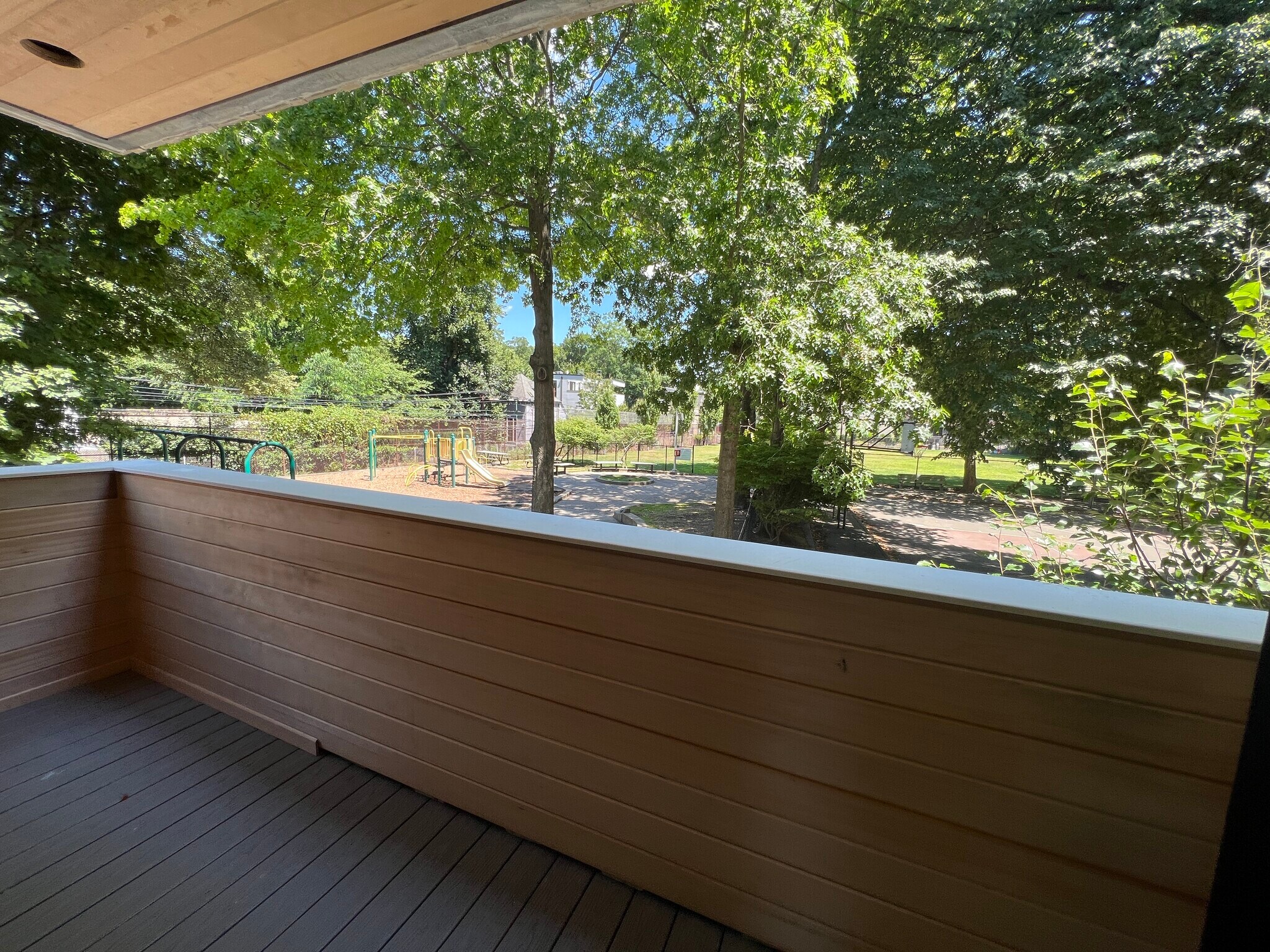 Building Photo - 65 Cameron St