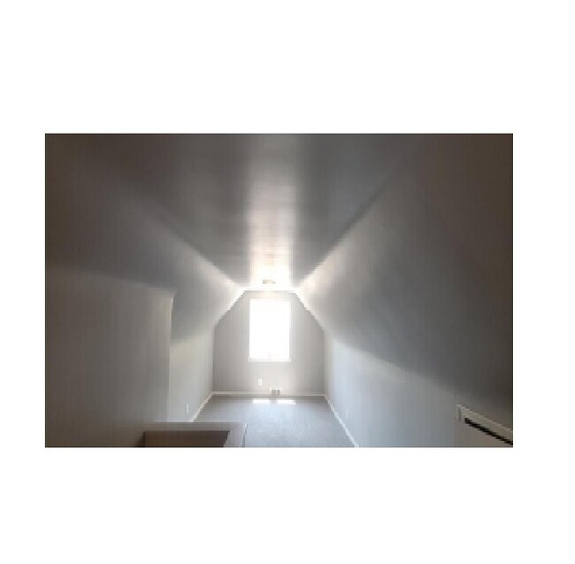 Building Photo - 9220 Mansfield St