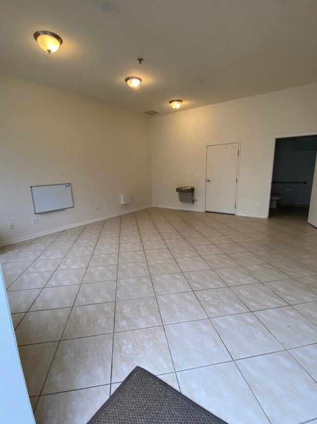 Work Space-1st Floor - 14055 Lakeside Blvd N