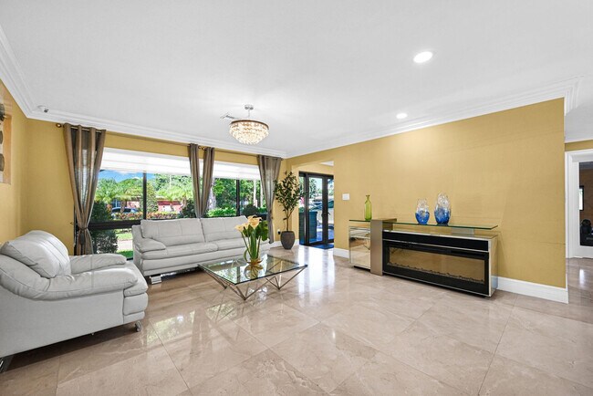 Building Photo - 836 Orchid Dr