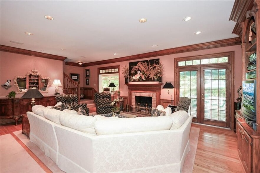 Building Photo - 1640 Lazy River Ln