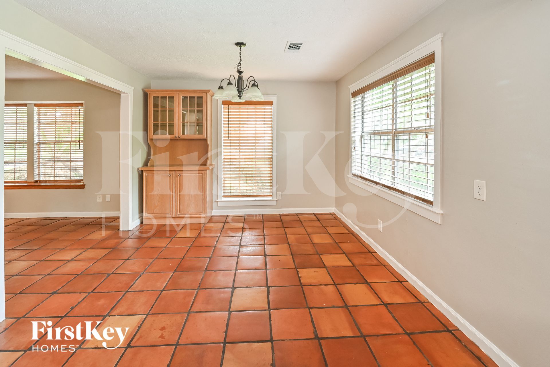 Building Photo - 4003 Chapel Square Dr