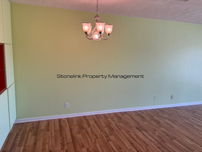 Building Photo - Newly Renovated Condo For Rent in North At...