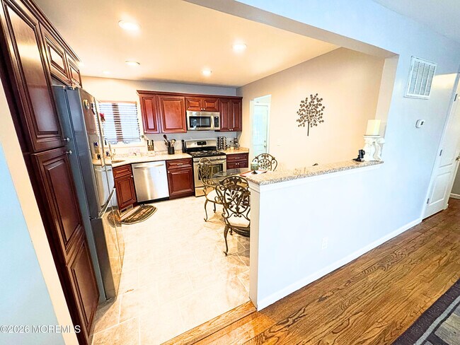 Building Photo - 524 Pennsylvania Ave