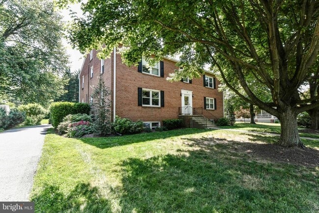 Building Photo - 130 S 29th St