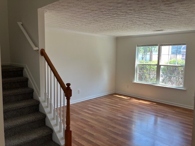 Building Photo - 819 Roxholly Ln