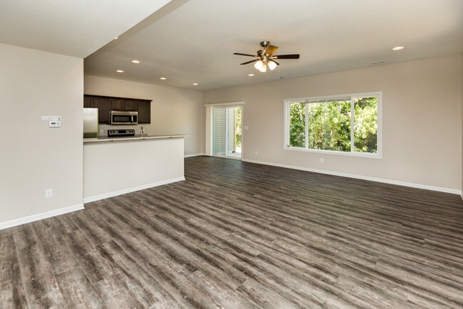 Building Photo - 306 SE 30th