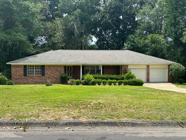 Primary Photo - KILLEARN ESTATES FENCED YARD!!!