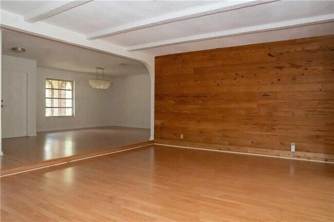 Building Photo - 1701 SW 75th Terrace