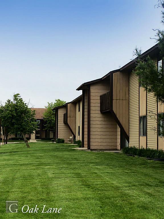 Building Photo - 400 E Main St