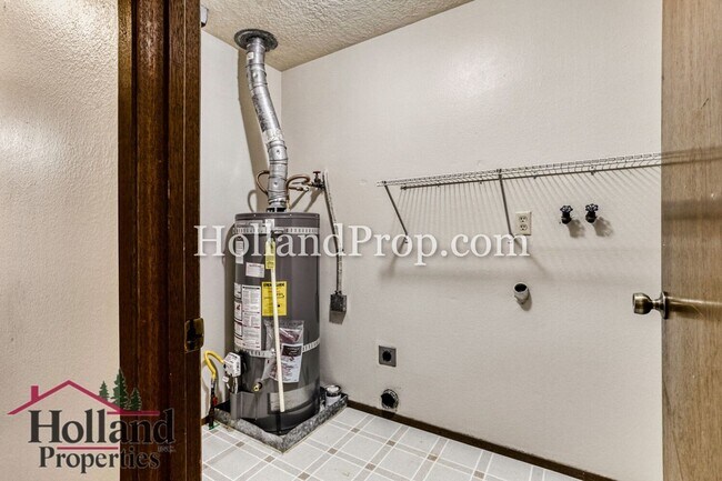 Building Photo - Great Tigard Duplex in Prime Location!