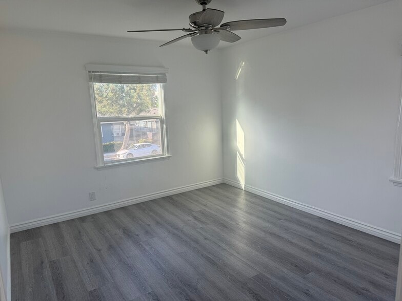 Building Photo - 436 Venice Way