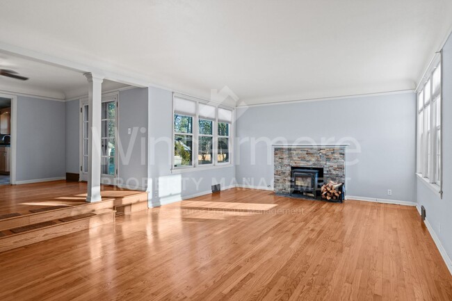 Building Photo - South Hill Charm