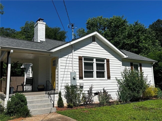 Building Photo - 1611 Wellswood Dr SE