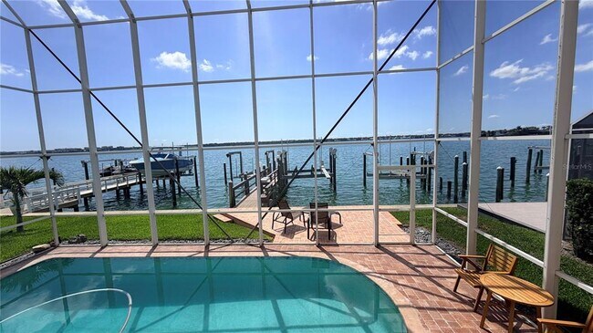 Building Photo - 218 Sand Key Estates Dr