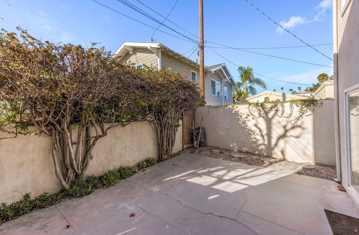 Back Courtyard - 4710 E Shaw St