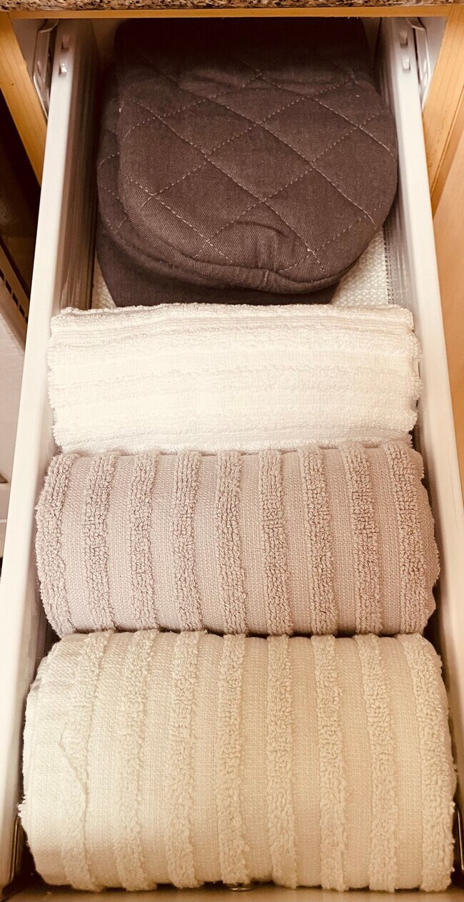 Building Photo - 2280 SW 32nd Ave