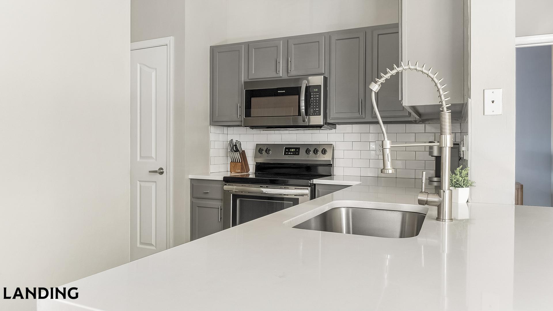 Building Photo - 100 Peyton Pl SW