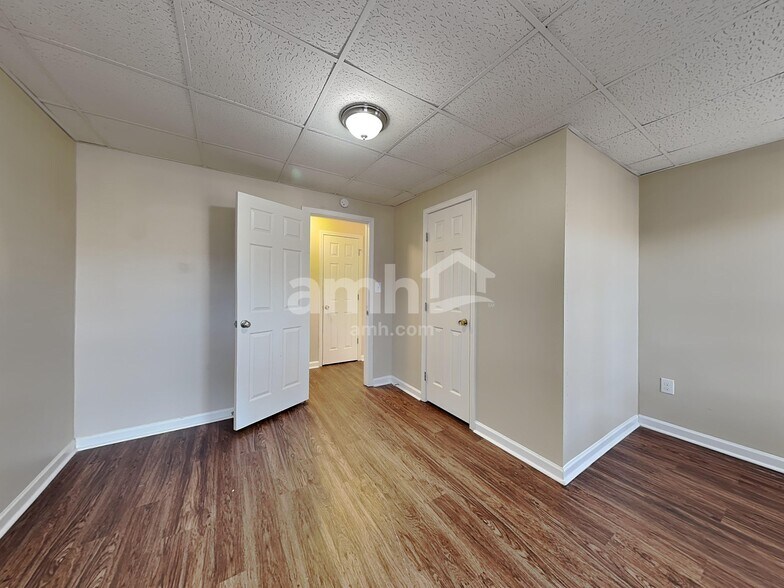 Building Photo - 276 Tanglewood Dr