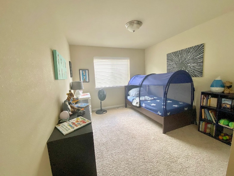 Building Photo - 4424 Edgewater Blvd NE