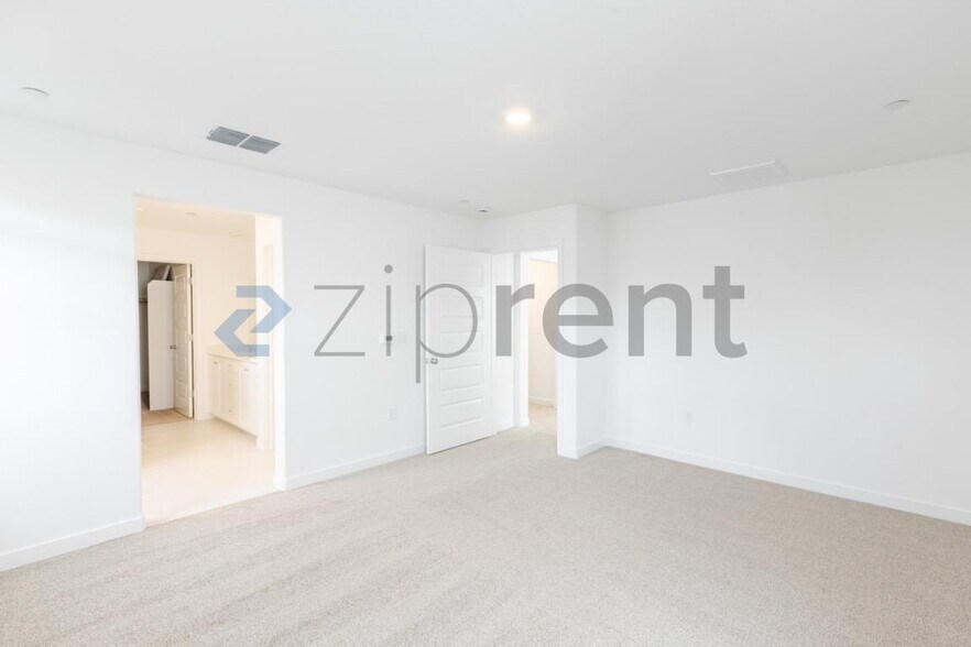 Building Photo - 8399 Sinesky Wy