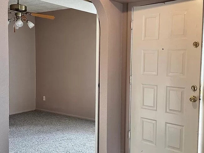 Building Photo - 2910 W Marconi Ave