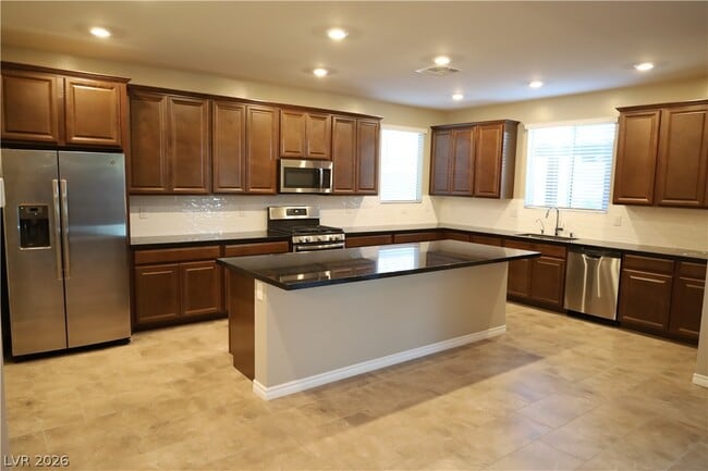 Building Photo - 6547 Smithville Ave