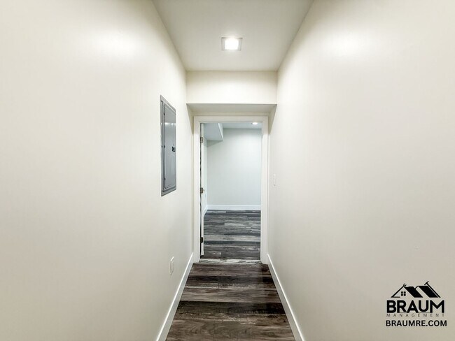 Building Photo - 1622-1624 S. CARMELINA