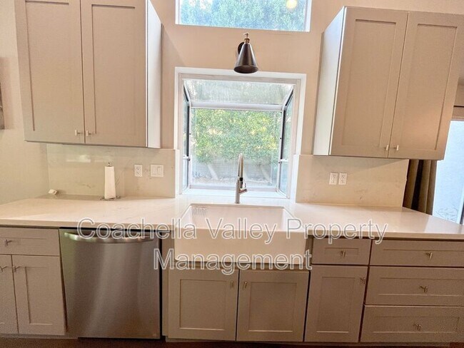 Building Photo - 39866 Newcastle Dr