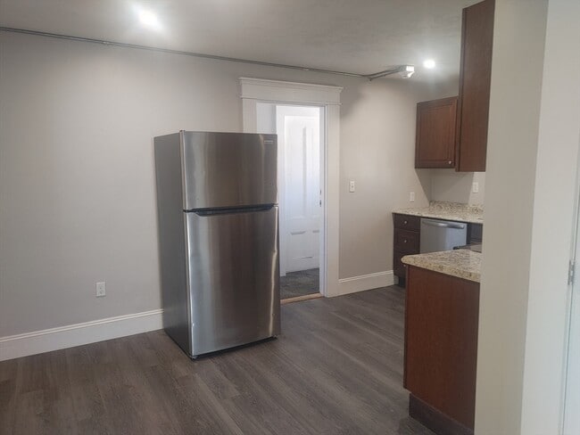 Building Photo - 16 Wall St