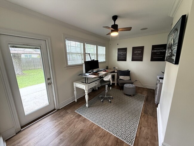 Building Photo - Spacious 4 bed 3 bath Home in Grove Point!