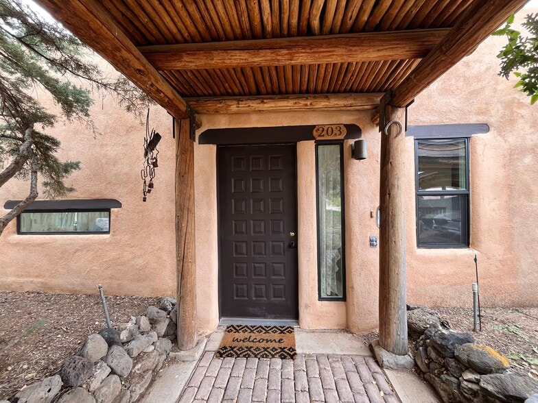 Front Entrance - 128 Dona Ana Dr