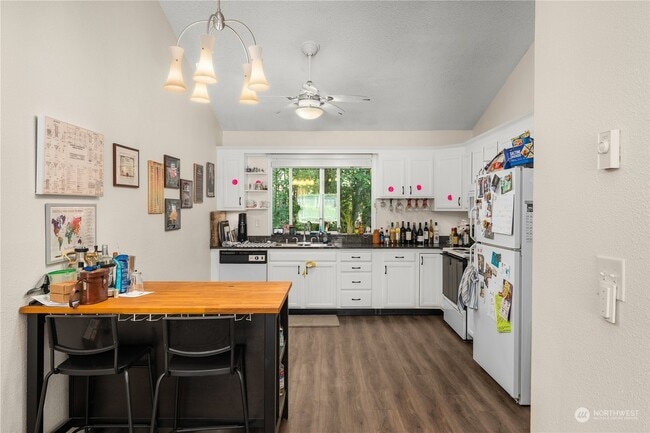 Building Photo - 4202 28th Ave SW