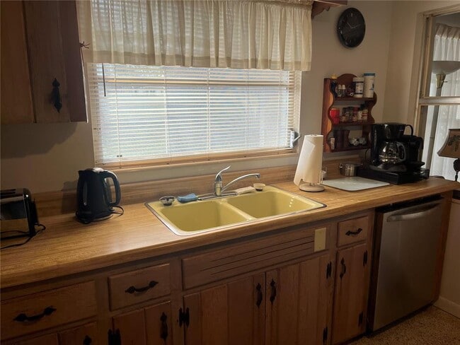 Building Photo - 505 Granada Ave