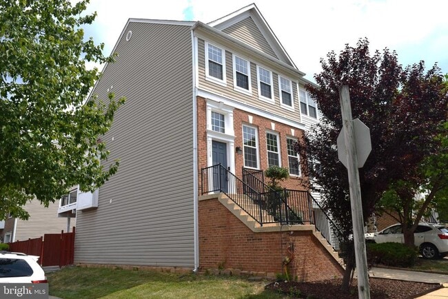 Building Photo - 43768 Virginia Manor Terrace