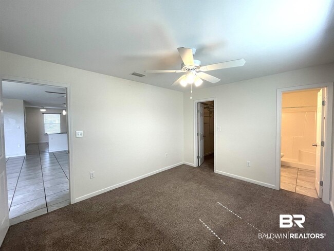 Building Photo - 15142 Marem Dr