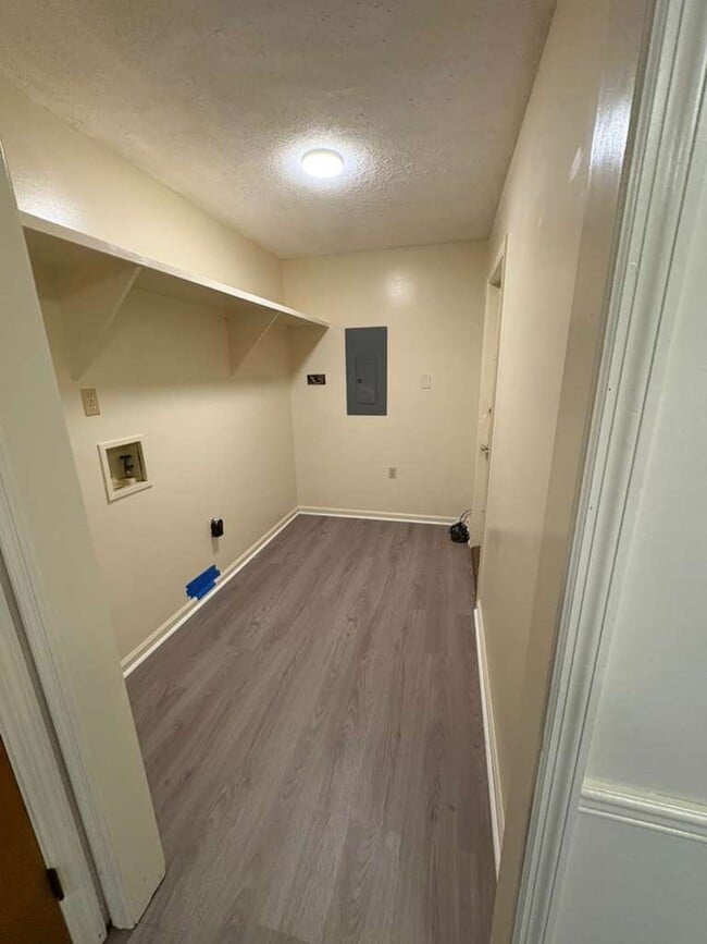 Building Photo - 1029 Davidson Dr